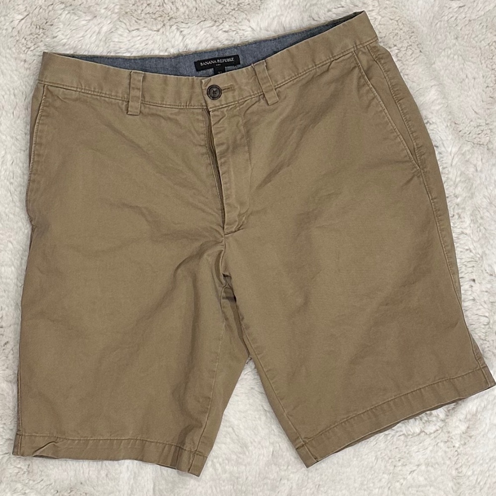 Banana Republic Chino Shorts Size 32